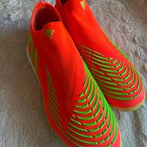 Men’s Size 8.5 ADIDAS PREDATOR EDGE.1 TURF SOCCER SHOES